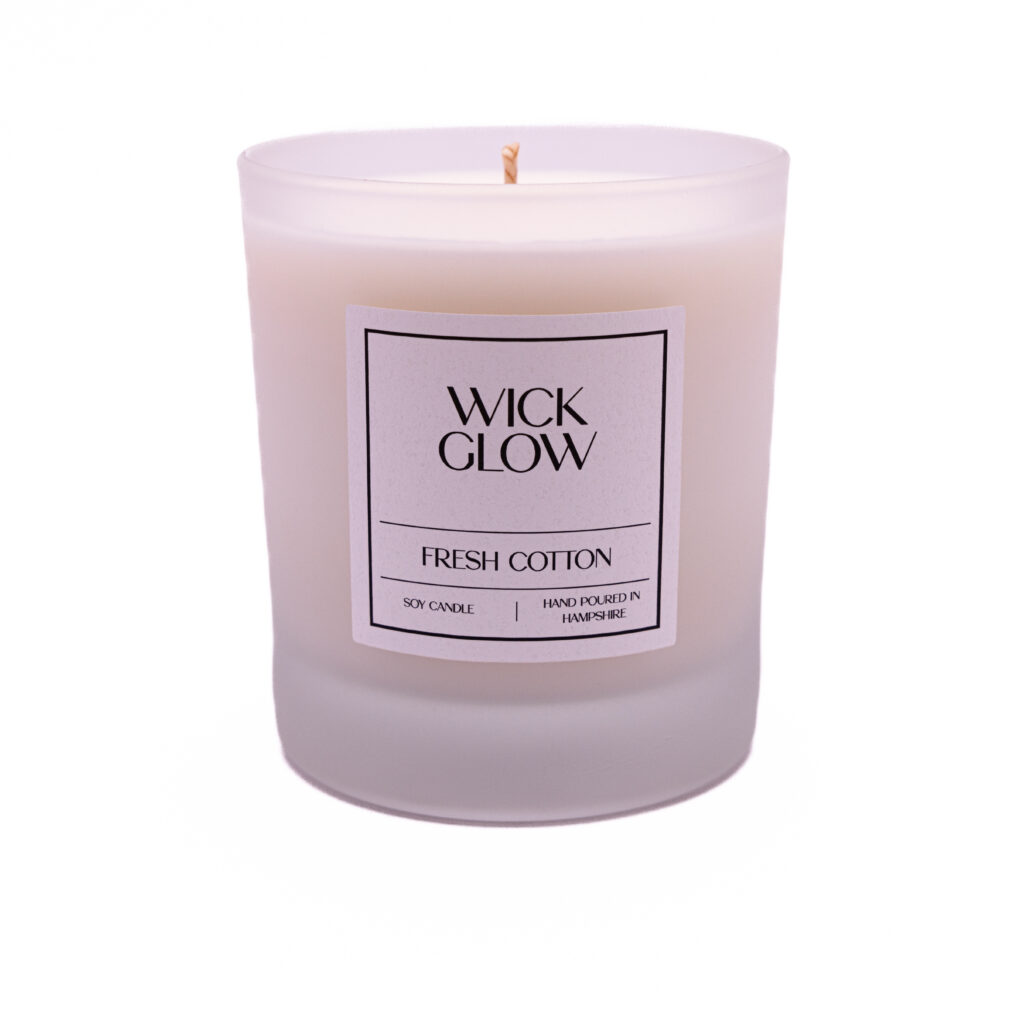 Wick Glow Fresh Cotton 30cl candle